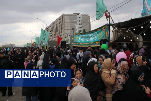 شادپیمایی خانوادگی جشن نیمه شعبان در قم