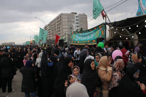 شادپیمایی خانوادگی جشن نیمه شعبان در قم