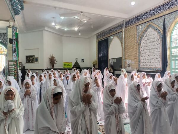 جشن تکلیف دانش‌آموزان دختر شهرستان فهرج 