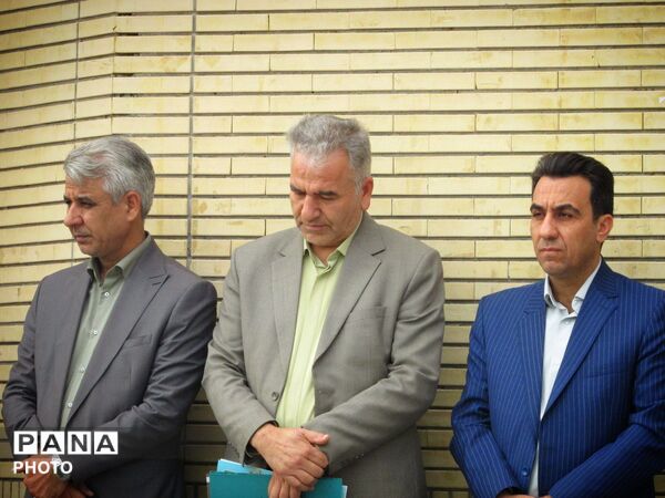 راسم تودیع و معارفه مدیر جدید دبیرستان نمونه شهید آیت‌الله خامنه‌ای