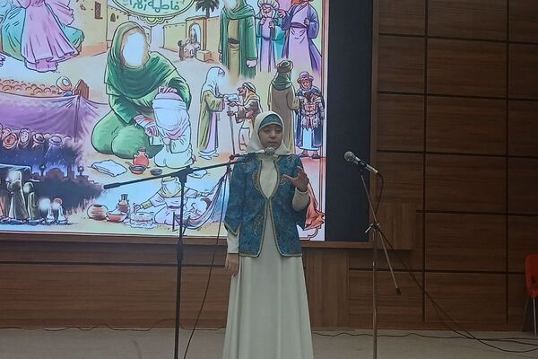 مراسم یلدای مادرانه با حضور فرهنگیان و دانش‌آموزان در اردوگاه شهید منتظری شهریار