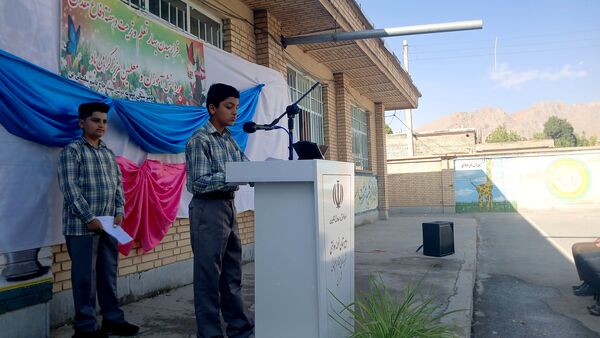 جشن جوانه ها در دبیرستان نمونه دولتی شهید حاج قاسم سلیمانی بن 