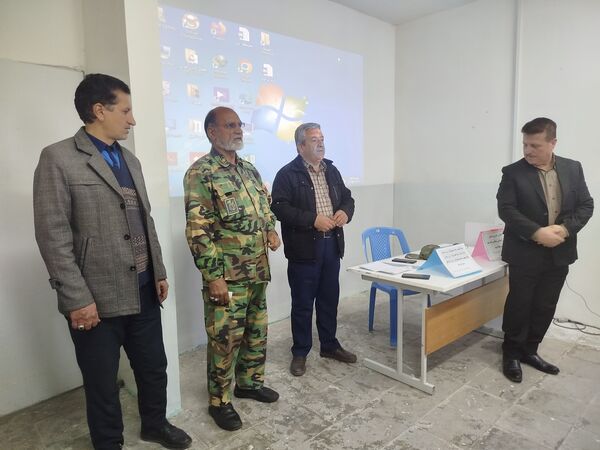 کارگاه عملی درس آمادگی دفاعی در دبیرستان پسرانه متوسطه اول سما شهرستان کاشمر 