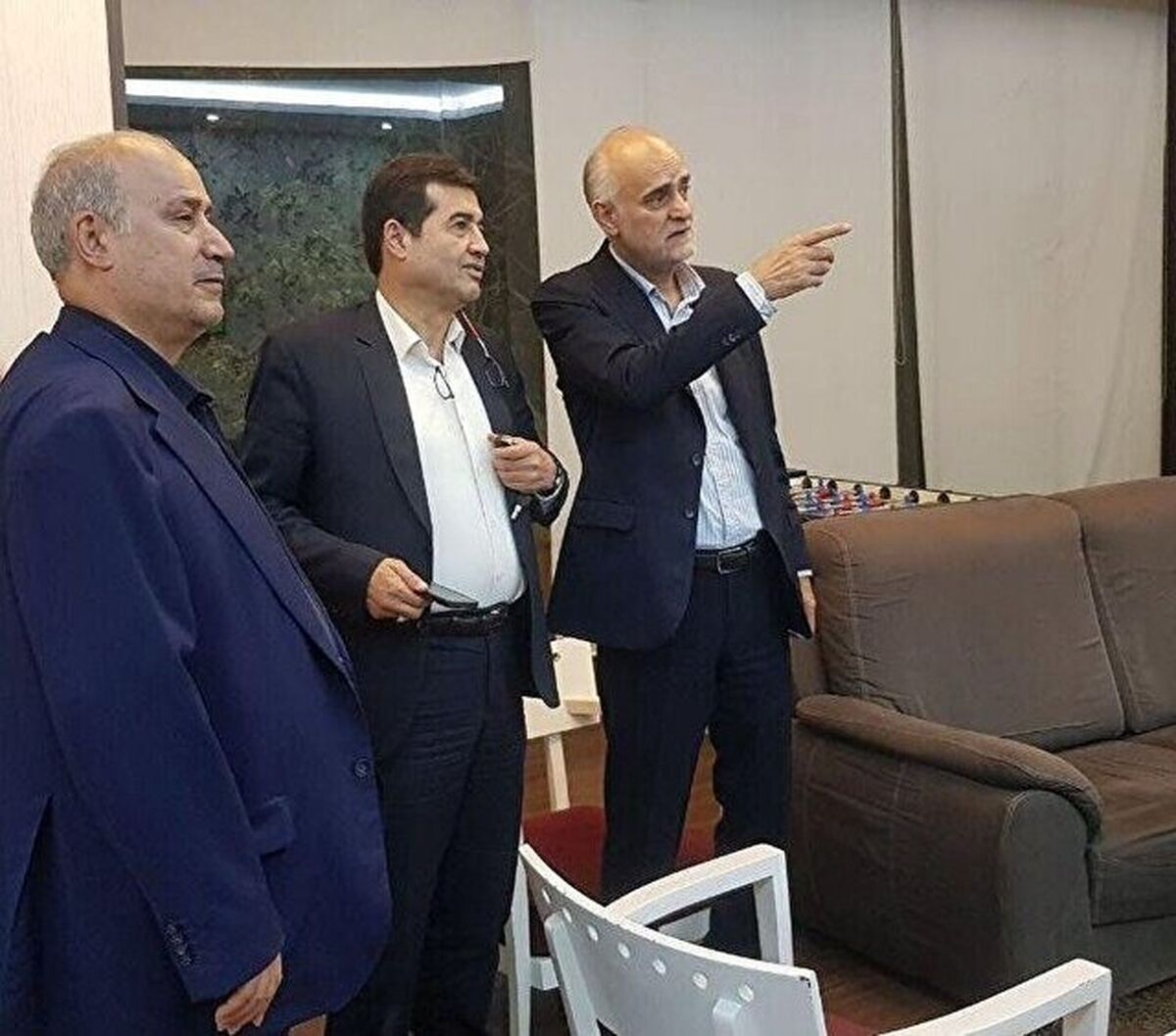 روز فوتبالی وزیر ورزش، تماس تلفنی دنیامالی با تاج و بازدید از تیم ملی فوتسال
