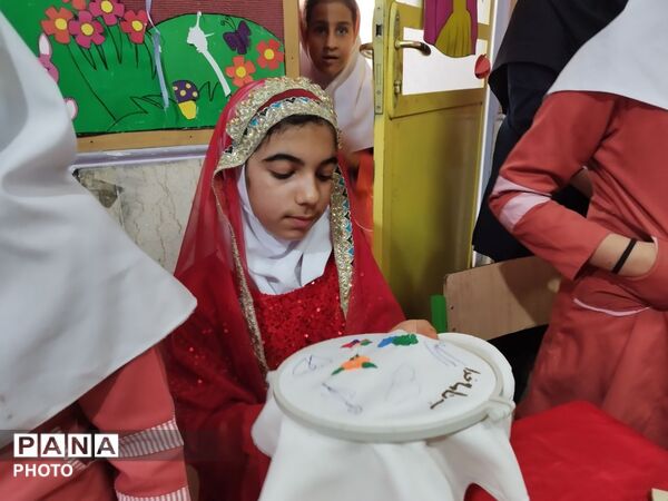 نمایشگاه «طرح بوم» در مدرسه بهادر صمدی