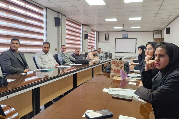 کارگاه توانمند سازی دبیران تفکر و سبک زندگی در فشافویه با محوریت ارتقای مهارت های آموزشی