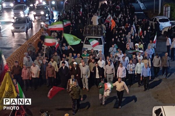 شور و حماسه  مردمی در شهرستان قرچک در شب صد و سوم