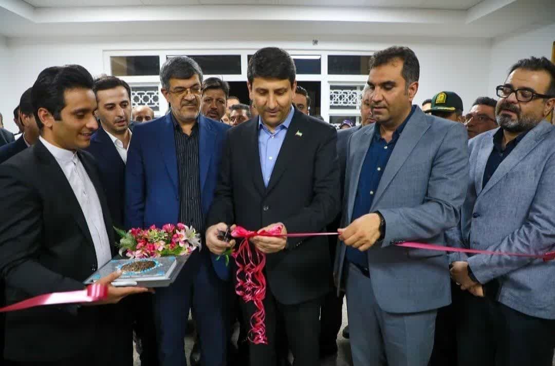 ​افتتاح مدرسه ۱۵ کلاسه در اردکان با حضور وزیر ارتباطات