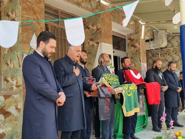 پرچم گردانی حرم مطهر امام رضا (ع) در دبیرستان دخترانه خدیجه کبری (س) ناحیه۴ اصفهان