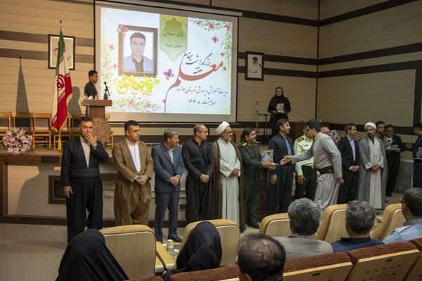 مراسم بزرگداشت روز معلم در جوانرود