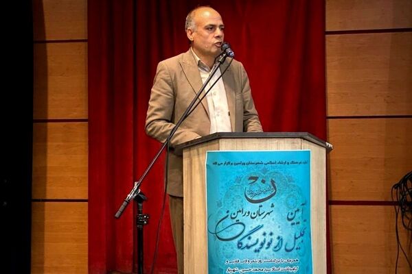 حمایت از نویسندگان جوان، یک مسئولیت همگانی است