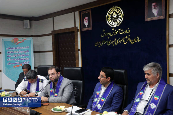 نشست قائم مقام سازمان دانش آموزی با معاونان پرورشی، تربیت‌بدنی و مسئولان سازمان دانش‌آموزی آذربایجان شرقی
