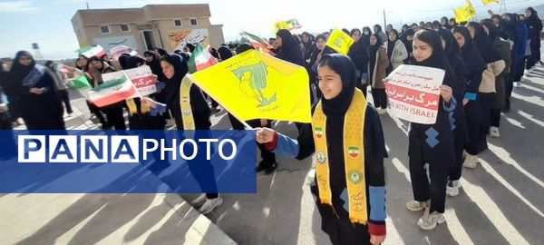 برنامه دهه فجر در مدرسه امیدانقلاب شهرستان سملقان