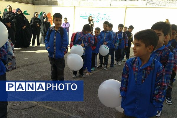 جشن شکوفه‌ها در آستانه سال تحصیلی جدید در مدارس ملارد برگزار شد