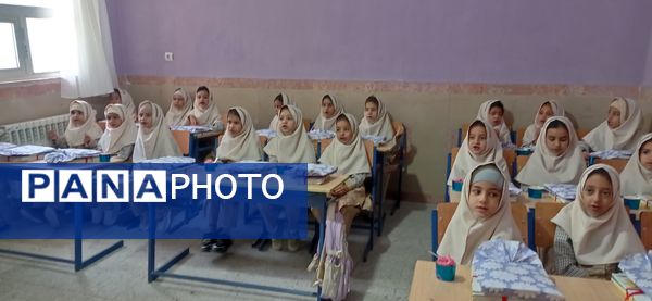 جشن شکوفه ها در مدرسه شهید محمدی شهر نسر