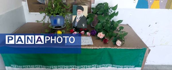 اجرای پویش «جانم فدای رهبر» در آموزشگاه شهید محمد منتظر قائم خاتم 