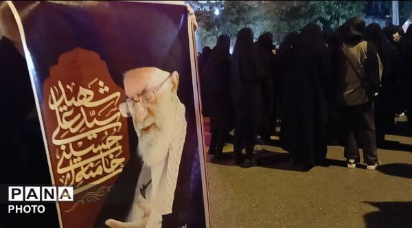 تجمع مردم لارستان برای بیان اقتدار ایران
