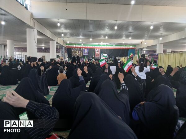بیعت بانوان جیرفت‌زمین با رهبر انقلاب اسلامی
