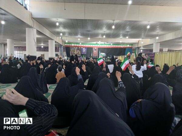 بیعت بانوان جیرفت‌زمین با رهبر انقلاب اسلامی