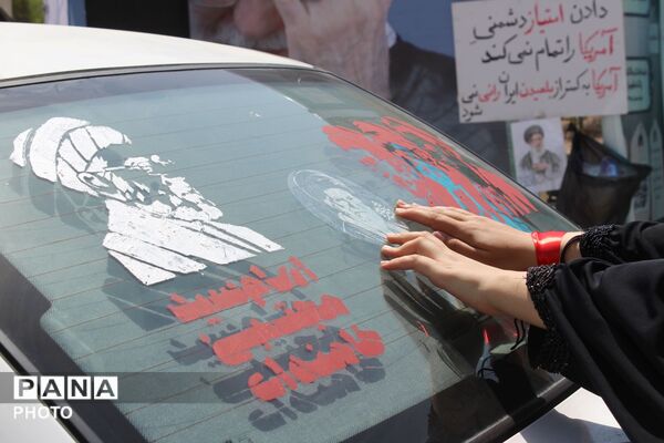 خدمت رسانی به زائران رهبر شهید در موکب آموزش و پرورش شهرستان سملقان