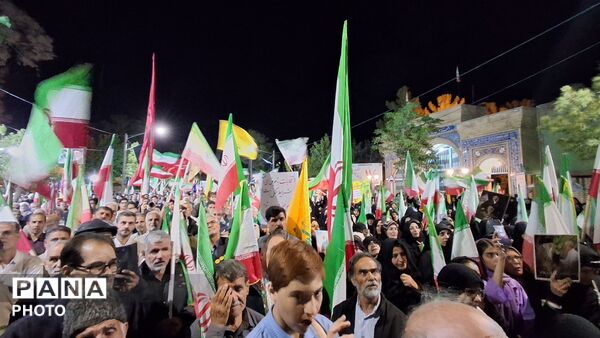 عطر حرم رضوی در کوچه های کاشمر پیچید