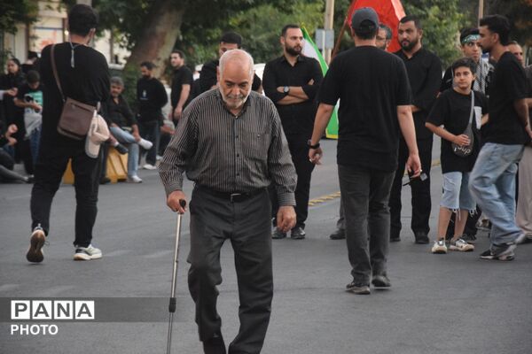 مراسم غروب عاشورا در محله ساسانی کرج