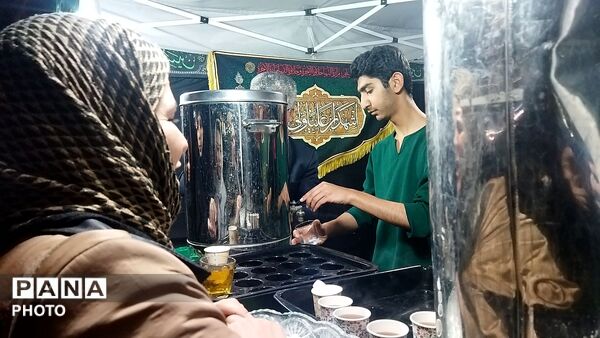 سقاخانه قمر بنی هاشم در بلوار فضل میزبان عاشقان وطن شد 