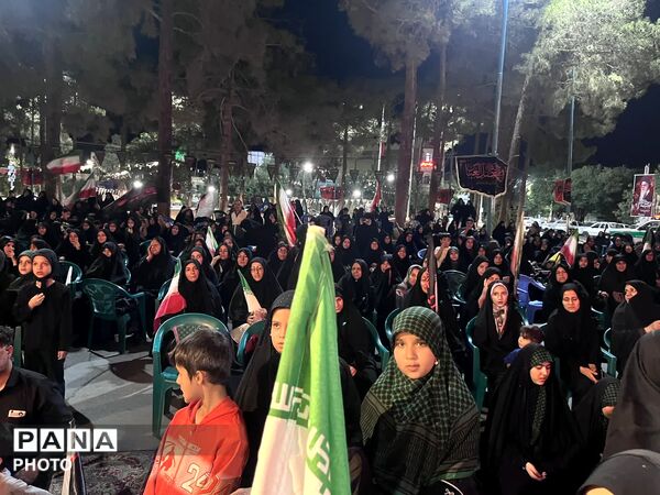 حضور پرشور نوجوانان ابرکوهی در تجمعات شبانه