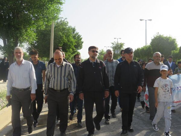 همایش بزرگ پیاد‌ه‌روی خانوادگی در شهرستان بن