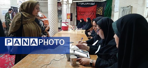 حضور پرشور مردم لرستان پای‌صندوق‌های رأی‌گیری