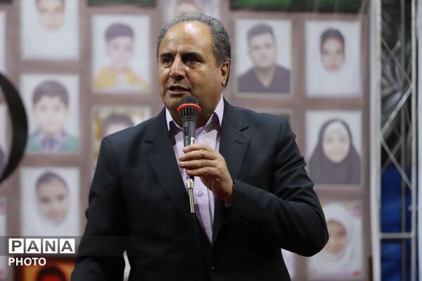 حضور مدیرکل آموزش و پرورش آذربایجان شرقی در هشتادوهشتمین تجمع شبانه‌روزی میدان ساعت