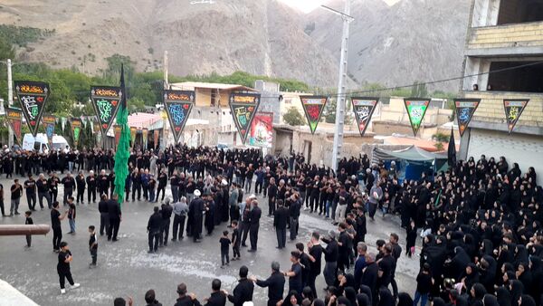 مراسم سوگواری، علم گردانی در روستای گرمدره 