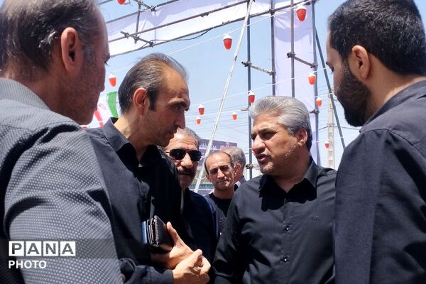 جلوه‌ای از  همبستگی و خدمت در وداع رهبر شهید  امت اسلام در بهارستان دو