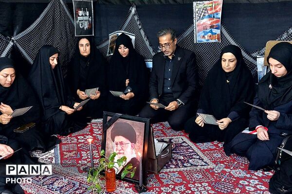 مراسم ختم قرآن فرهنگیان شهرستان پردیس جهت بزرگداشت رهبر شهید