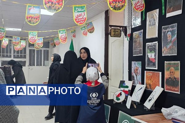 آماده‌سازی آثار هنرجویان در نمایشگاه دهه فجر رباط‌کریم