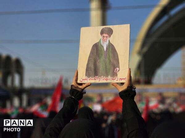 قاب ماندگار عشق؛ وداعی تاریخی در مصلی امام خمینی(ره)