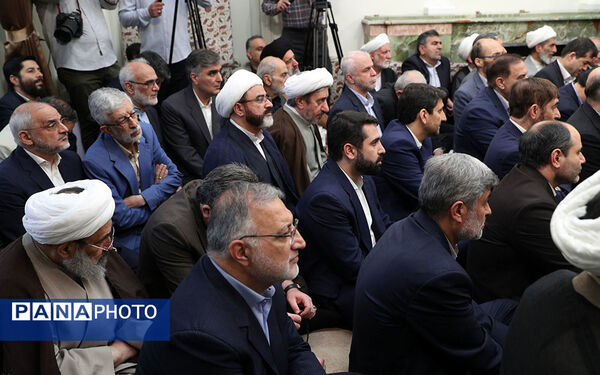 دیدار جمعی از مسئولان ارشد سه قوه با رهبر انقلاب