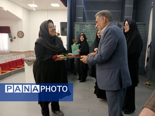 آیین تکریم و تجلیل از پژوهشگران برتر ناحیه۶