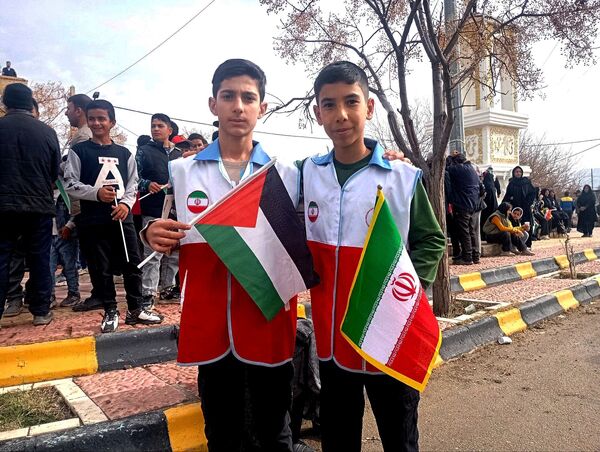 حضور مردم شهرستان مانه در راهپیمایی ۲۲ بهمن