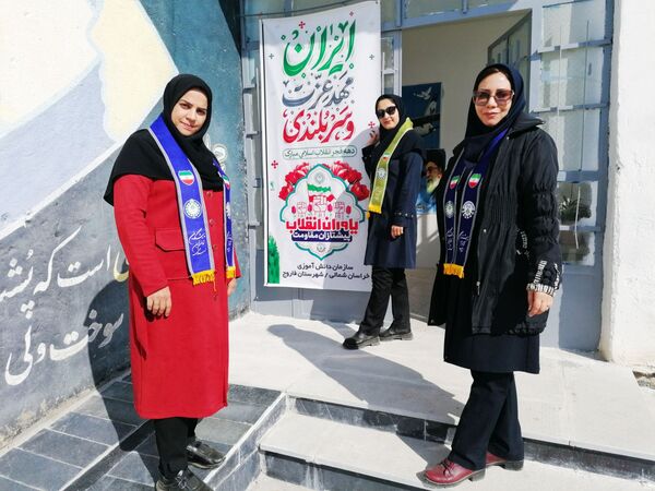 جشن انقلاب در دبیرستان حضرت فاطمه (س) و هنرستان عفاف، شهر تیتکانلو