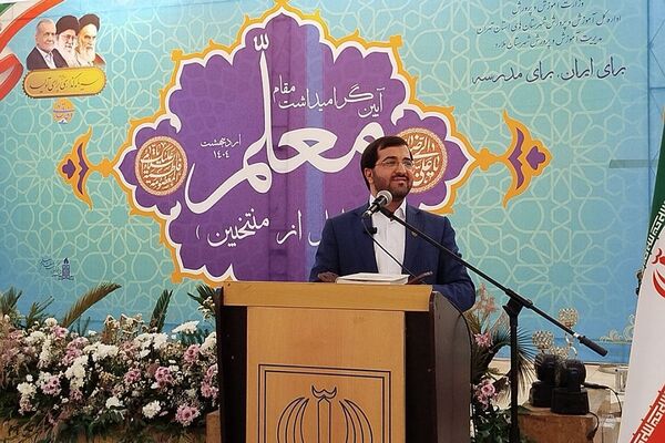  برگزاری مراسم تجلیل از معلمان و مدیران نمونه در ملارد