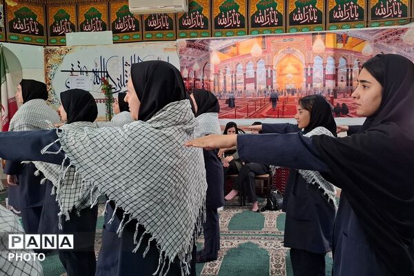 رزمایش رژه اقتدار در دبیرستان بنت الهدی بهارستان‌دو