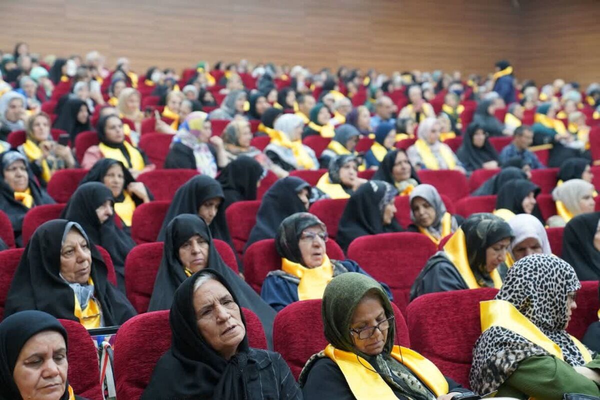 میزبانی کانون فرهنگی تربیتی امام خمینی (ره) از سالمندان در هفته سالمند