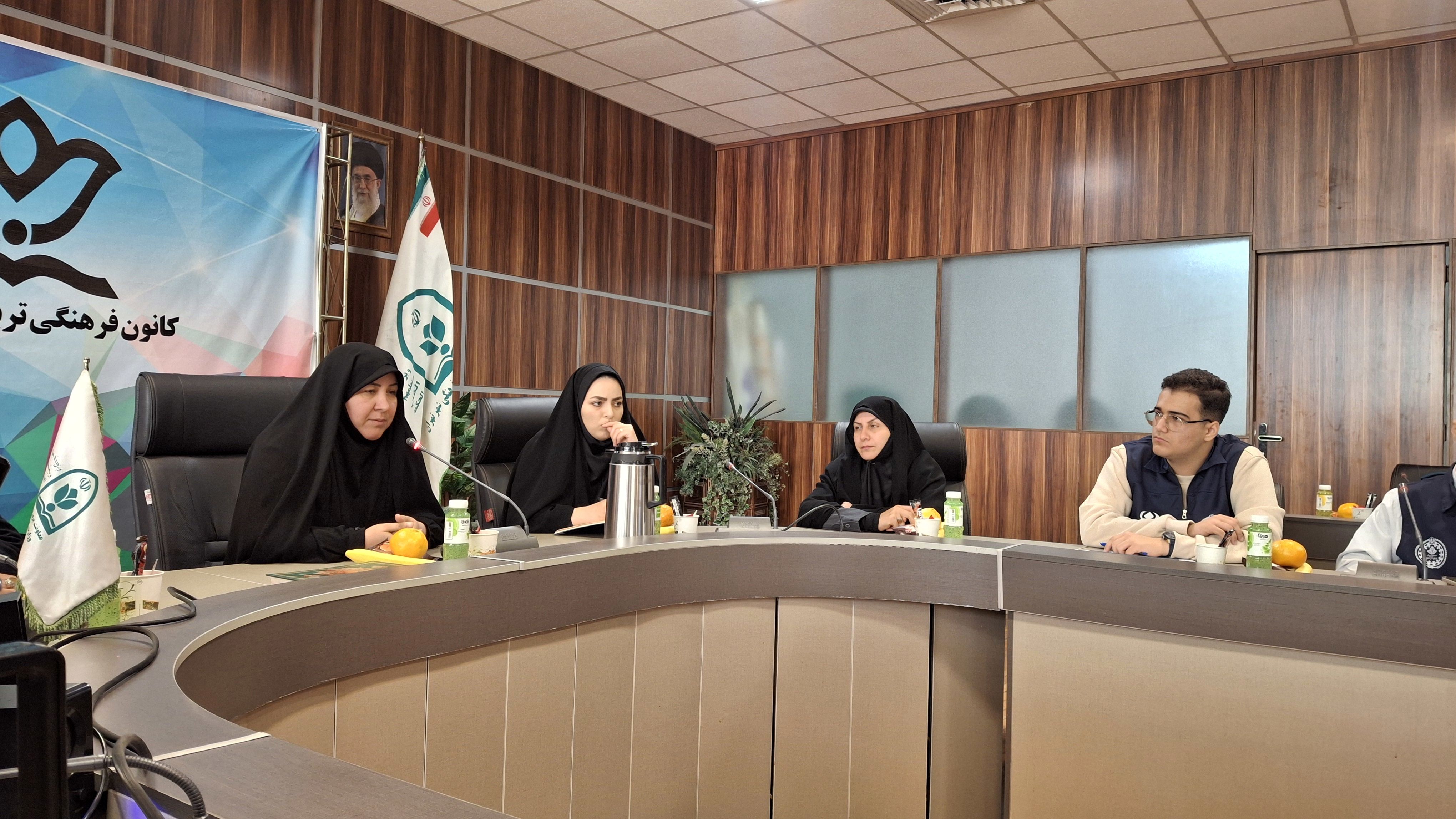 اخلاق، تیتر اصلی هر خبرنگار پاناست