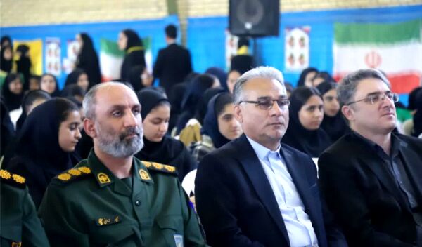 روشنایی یاد شهدا در دل نوجوانان بندر گز