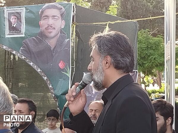 گرامیداشت چهلمین روز شهادت پاسدار محمد صادق نظافتی در کاشمر