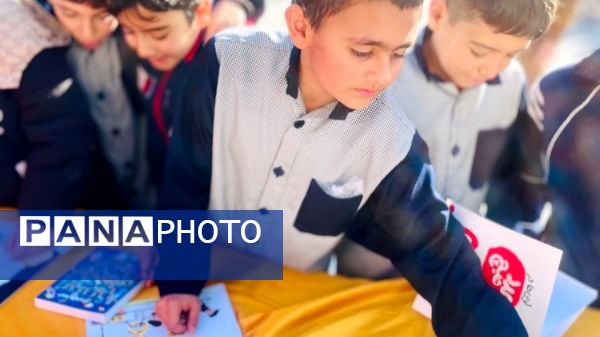 برگزاری نمایشگاه کتاب در دبستان معلم آشخانه 