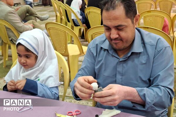 حضور پدر بزرگ‌ها و مادر بزرگ‌ها در کودکستان حکمت نبوی ناحیه دو شهرری 