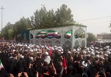 لحظاتی ناب از تشییع رهبر شهید انقلاب در قم 