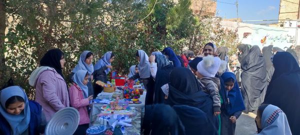  بازارچه مدرسه شهید نجفی فدافن کاشمر